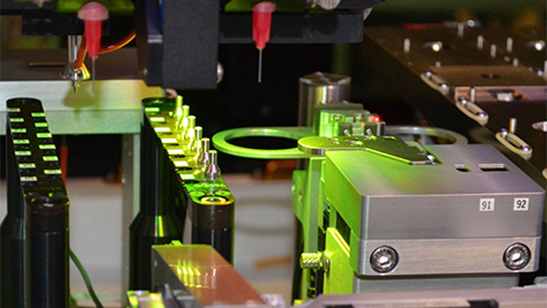 5-MICRON DIE BONDERS